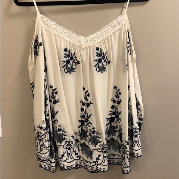 Sweet Wanderer Tops - Off the shoulder blouse
